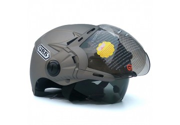 Mũ bảo hiểm có kính lớn